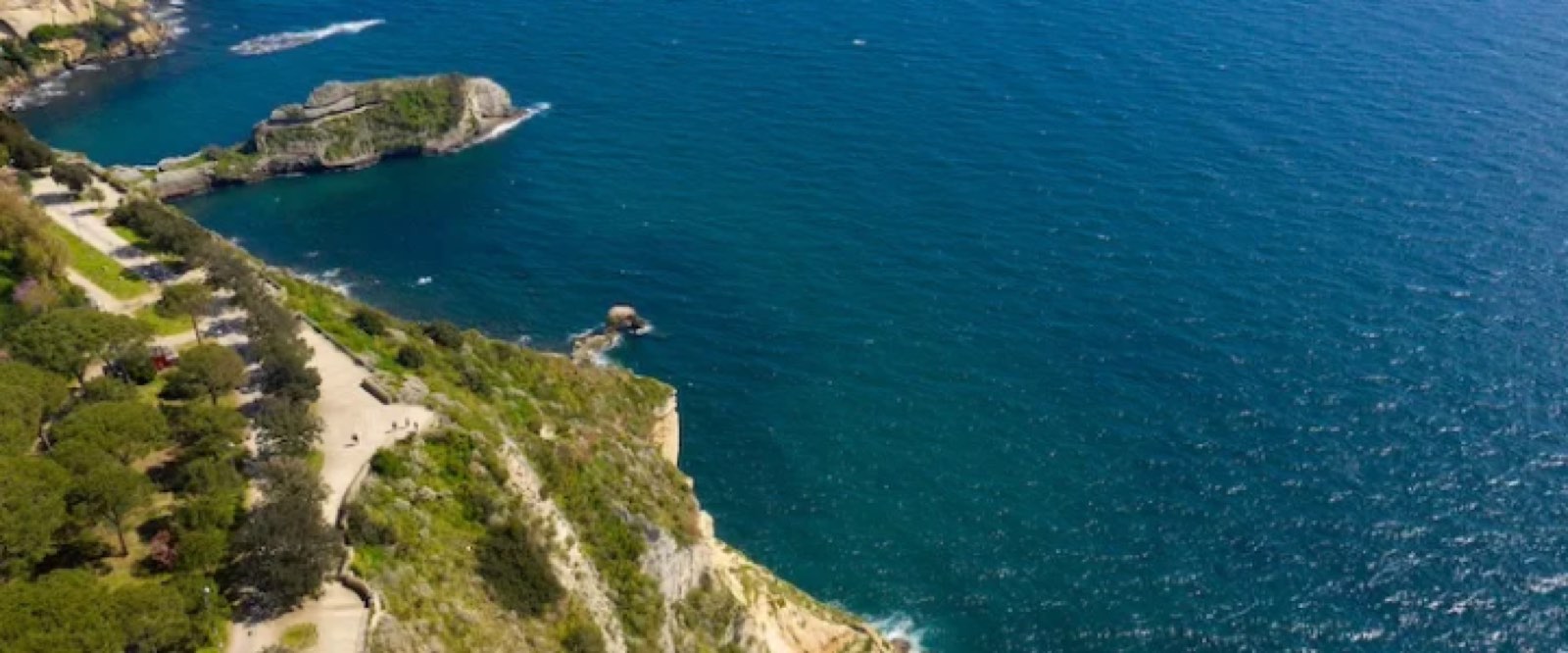 Posillipo a Napoli — La costa alta a ovest di Napoli