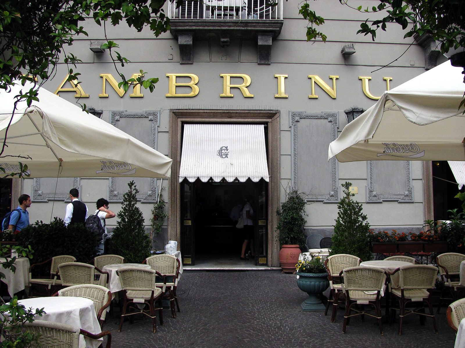 Gran Caffè Gambrinus — The city's salon since 1860, recommended by the Follaky Secret Garden