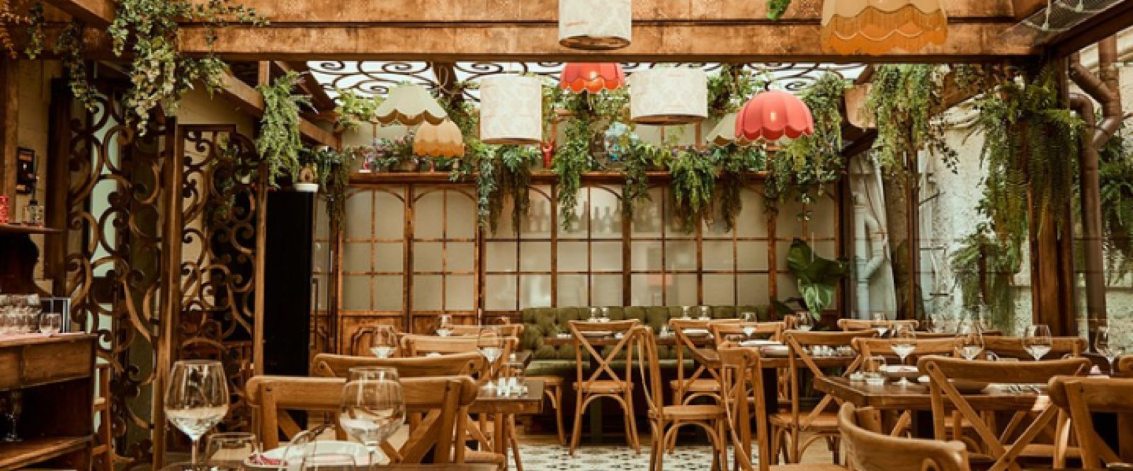Signora Bettola — The tavern that put on its good clothes, recommended by the Follaky Secret Garden