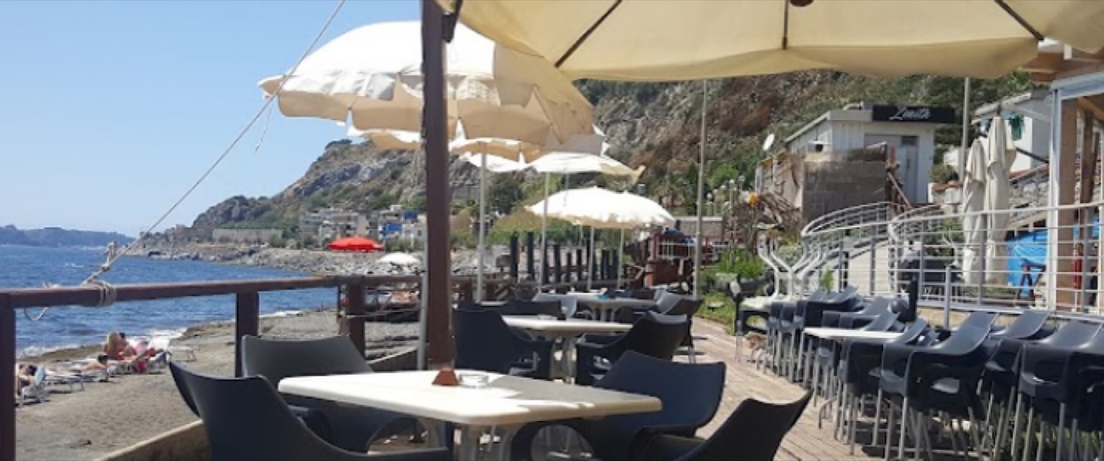 Zenith Pozzuoli — The port of Pozzuoli, at the table, recommended by the Follaky Secret Garden