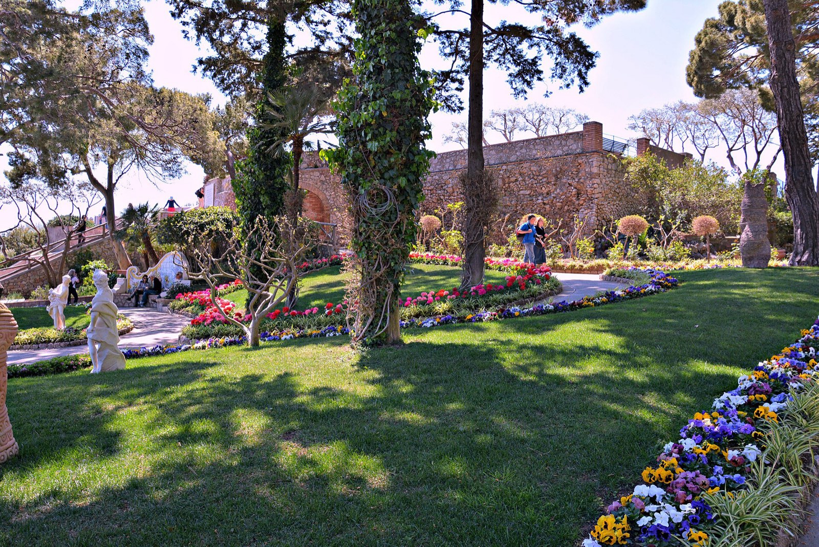 The view that signs the island — Gardens of Augustus, a stop on the Follaky itinerary in Naples