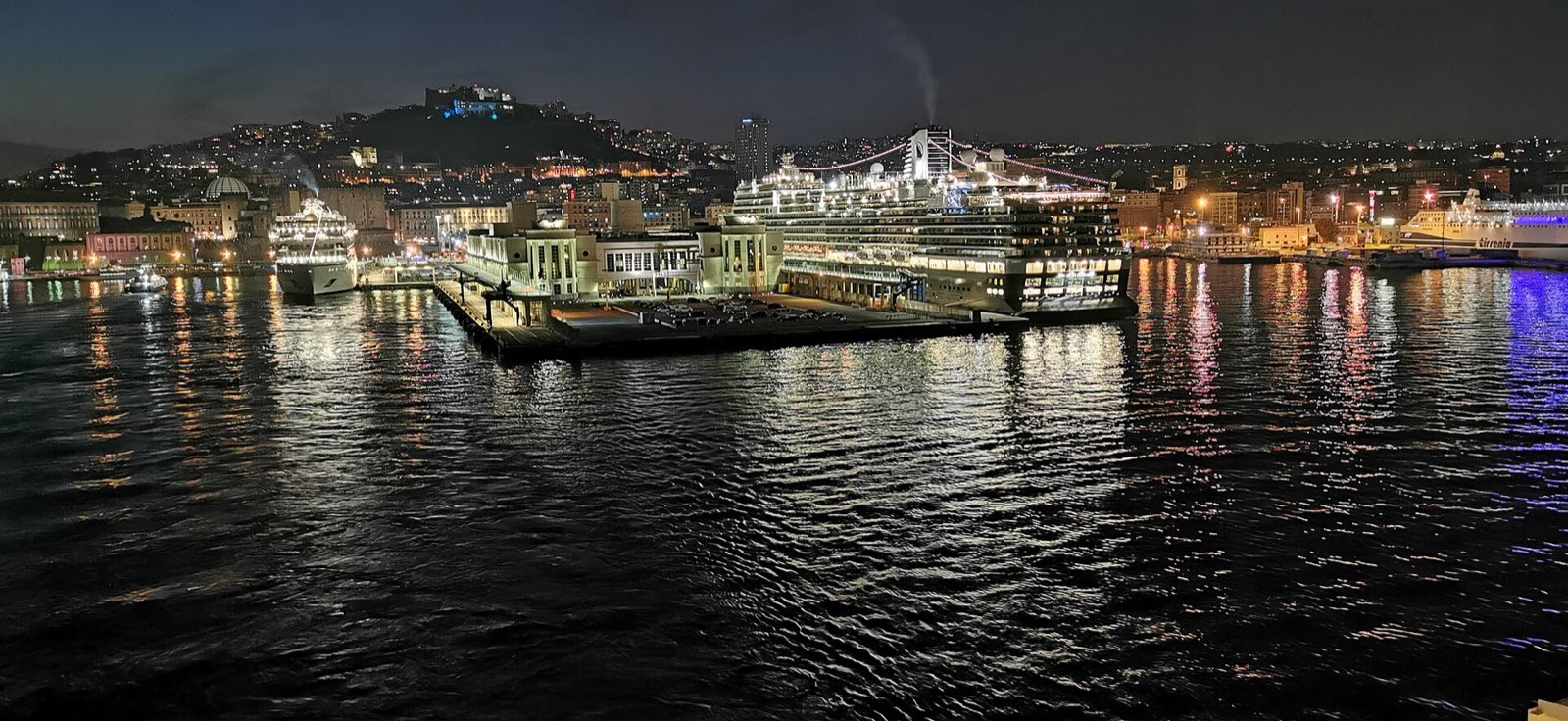 The gulf opens like a curtain — Molo Beverello, a stop on the Follaky itinerary in Naples