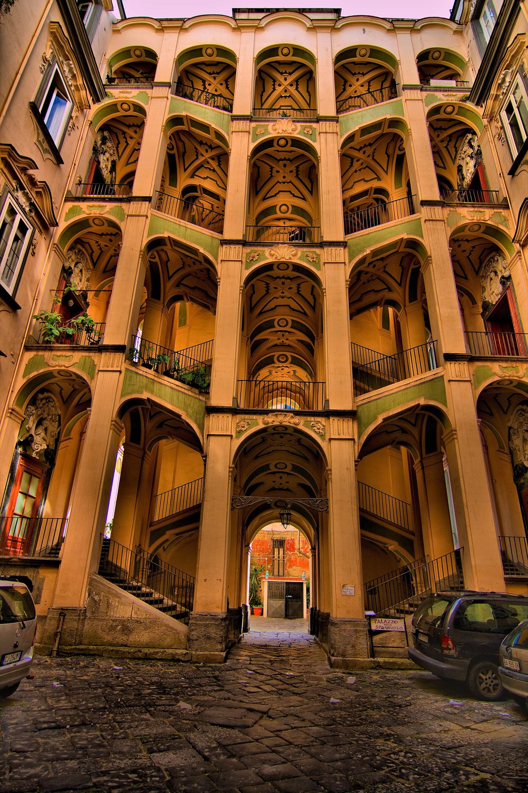 The staircase that looks like a drawing — Palazzo dello Spagnolo, a stop on the Follaky itinerary in Naples