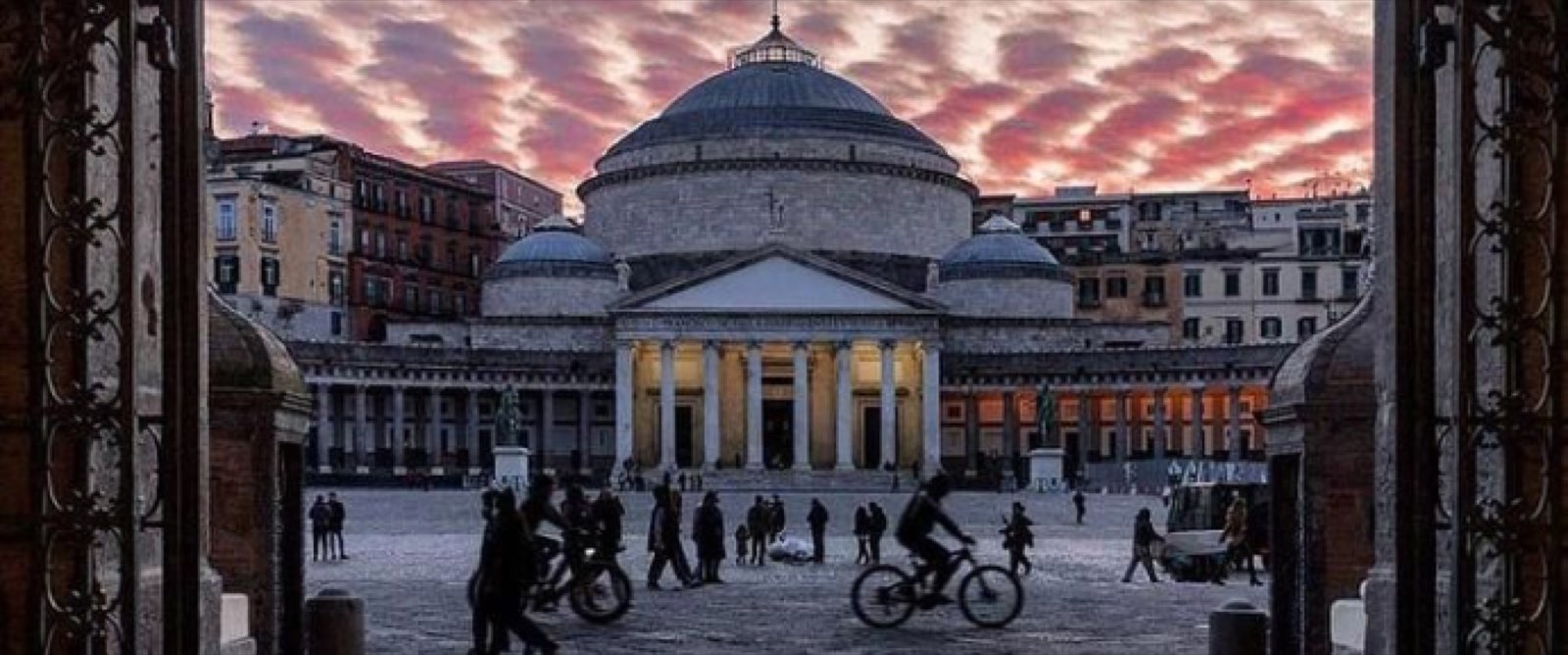 The square of kings — Piazza del Plebiscito, a stop on the Follaky itinerary in Naples